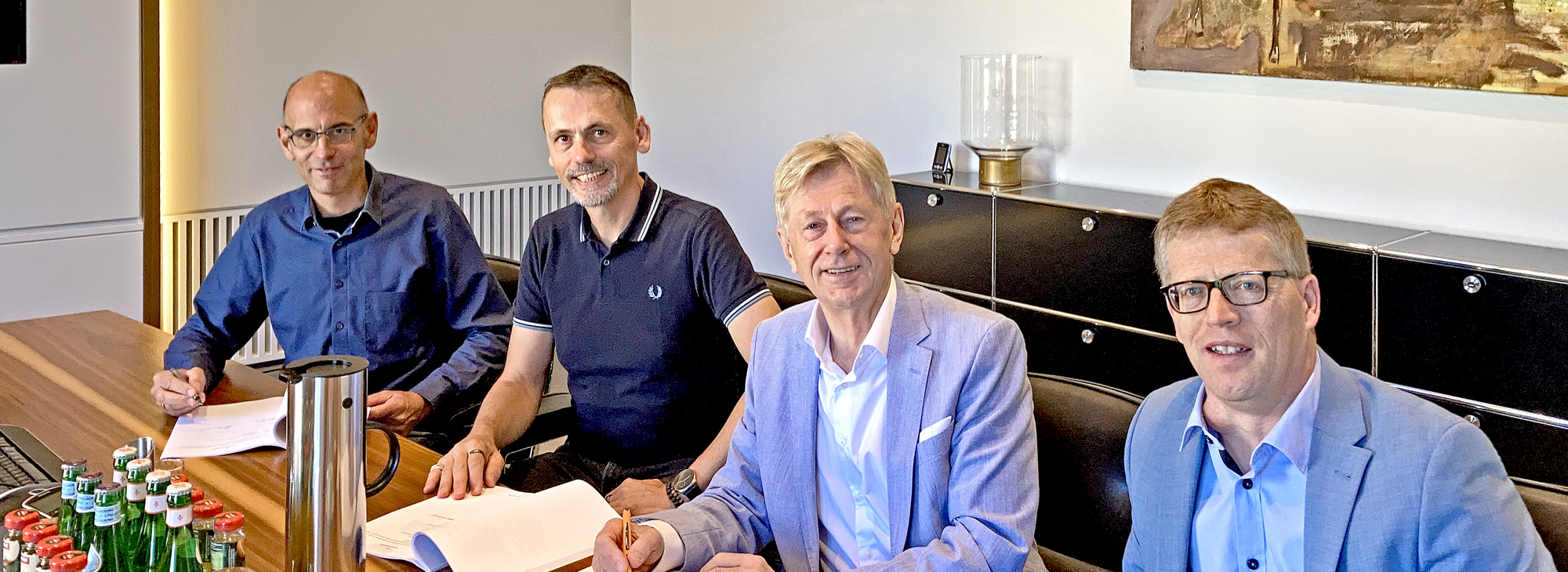 GRBV | Rouven Brückner und Thomas Hensel unterzeichnen die Verträge zum 3. OG